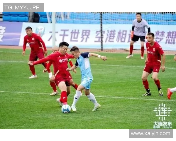 万众瞩目足球巨星闪耀登场球迷热情迎接点燃赛前激情